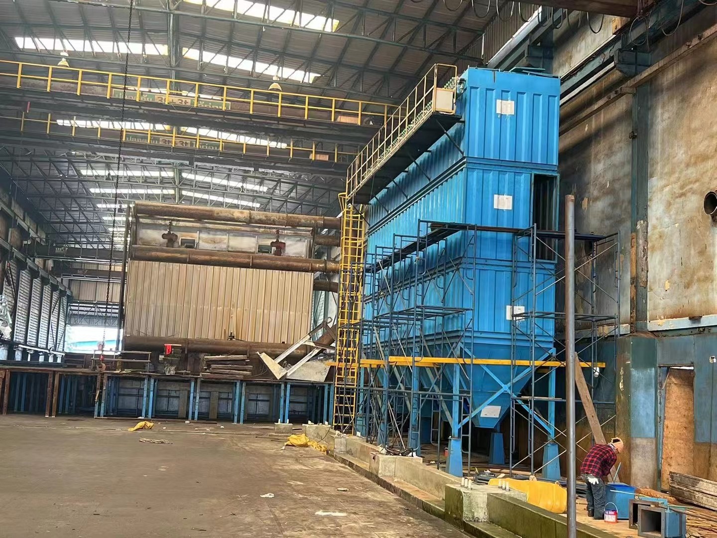 Foreign hot dip galvanizing factory installation worksite